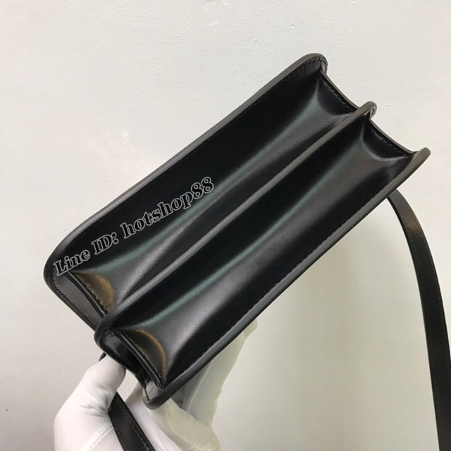Burberry專櫃新款小號TB專屬標識皮革鎖扣包 巴寶莉經典爆款皮革單肩斜背女包 yxb1375